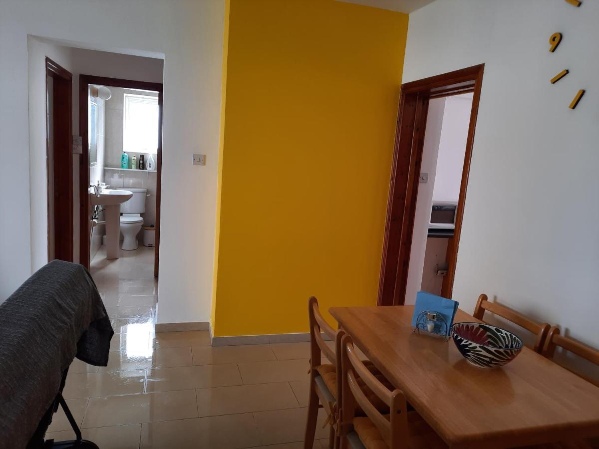 Large Apt 2 Bedrooms Sea View & 2 Balconies لارنكا المظهر الخارجي الصورة